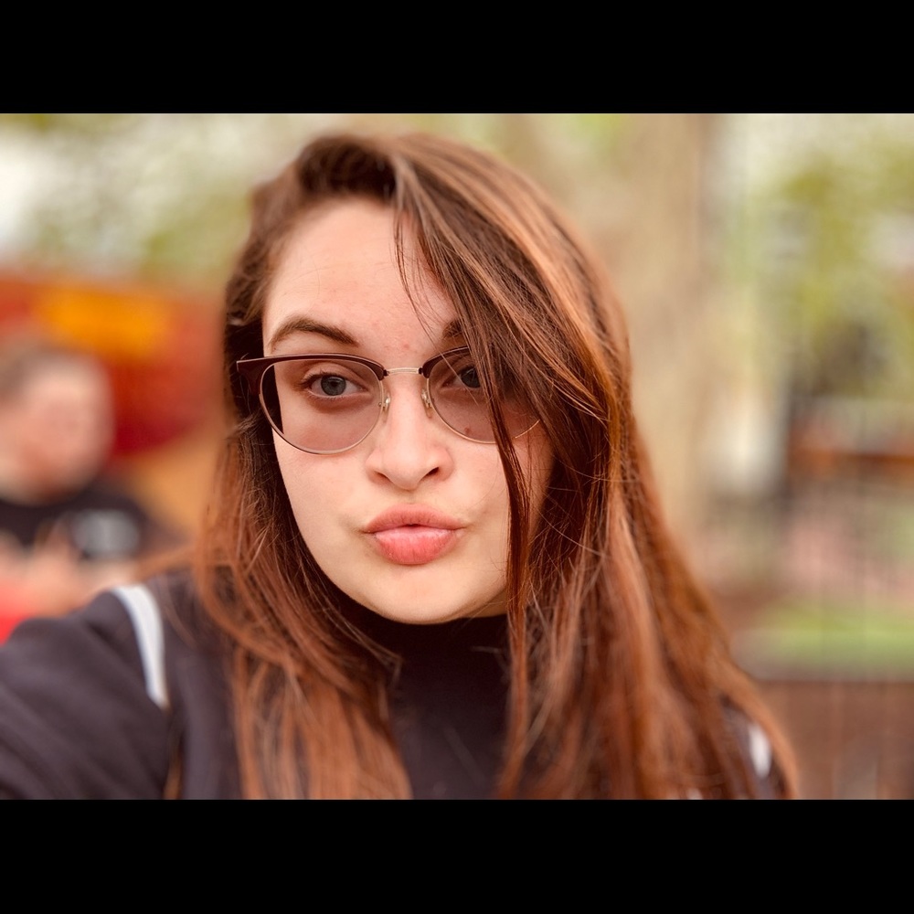 Meet your Posher, Alayna